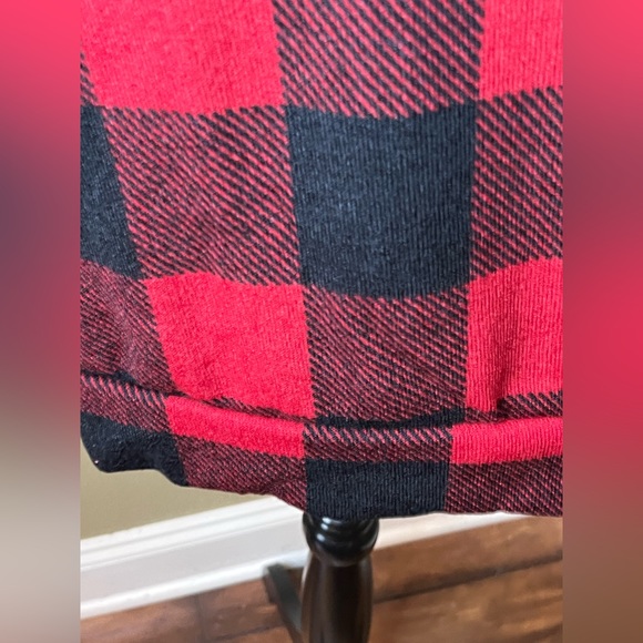 Red and black plaid off the shoulder long sleeve top.  SIZE XL - Picture 9 of 12